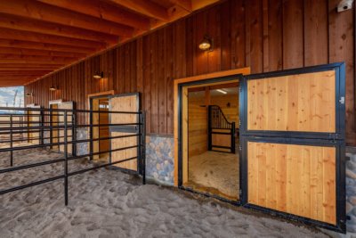 Stalls_Runs_Leanto